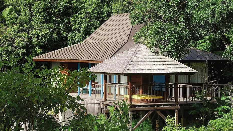 *****  Four Seasons Resort Seychelles Baie Lazare  Seychelles