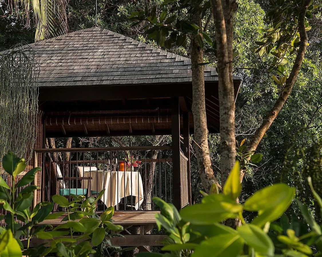 *****  Four Seasons Resort Seychelles Baie Lazare  Seychelles