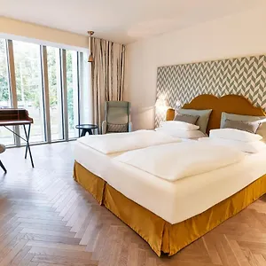 vizitați hotelul