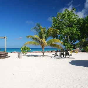 The Islander Hotell